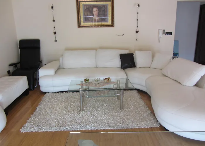 迪利亚公寓 公寓 *