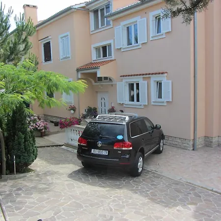 Apartment Dilja Malinska